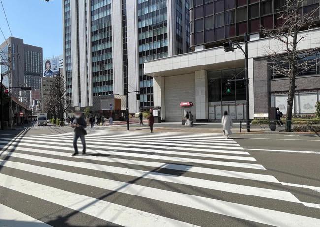 日比谷クリニック 順路　有楽町駅前 横断歩道